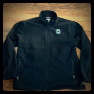 Patagonia men’s claaaic Synchilla zip up fleece